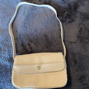 Nude vintage purse